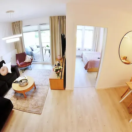 Navigator Port-nadmorskie Tarasy * קולובז'ג