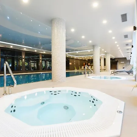 Navigator Port-nadmorskie Tarasy קולובז'ג